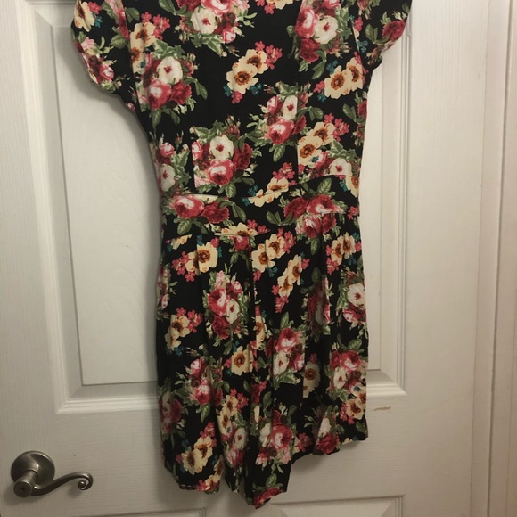 Forever 21 Romper - Picture 3 of 4